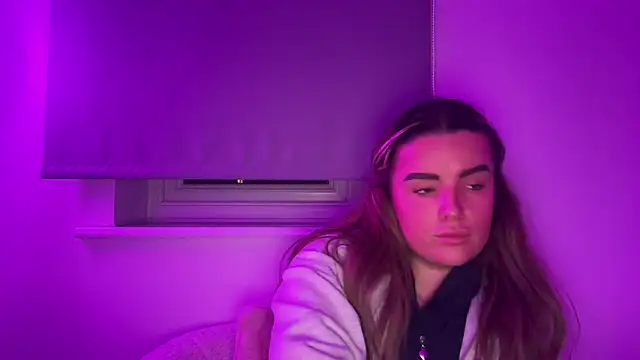 maisiesmithx online show from January 12, 9:20 pm