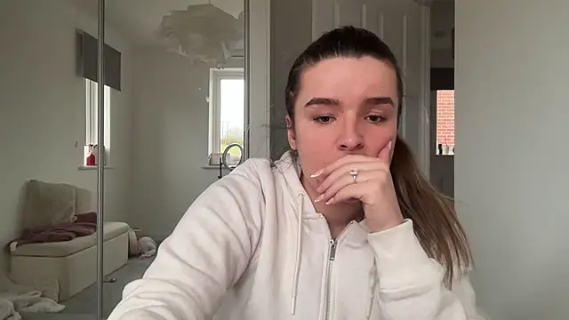 maisiesmithx online show from February 23, 5:12 pm