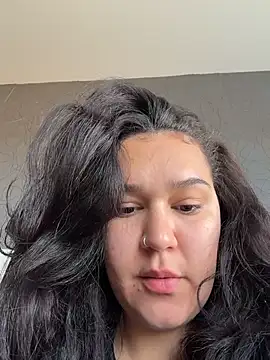 ValenG023 online show from April 7, 1:35 pm