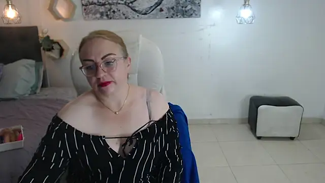 Snapshot of Tania_Goddess_ chatting on October 17, 7:50 pm Tania Goddess online show from October 17, 7:50 pm