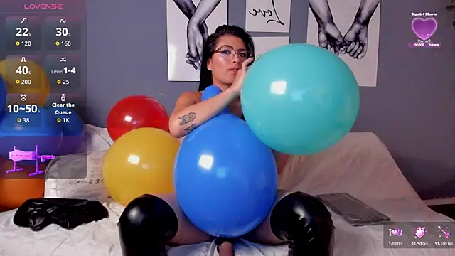 lunaalynch online show from November 20, 1:17 am