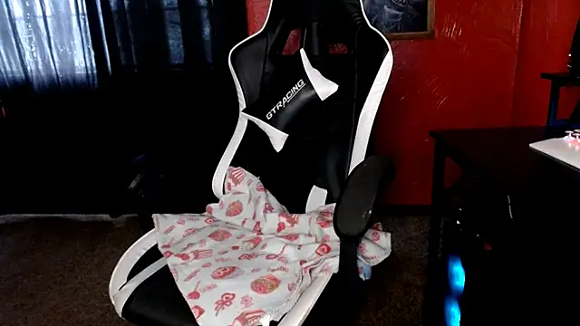 daddy girl88 online show from May 27, 5:43 pm