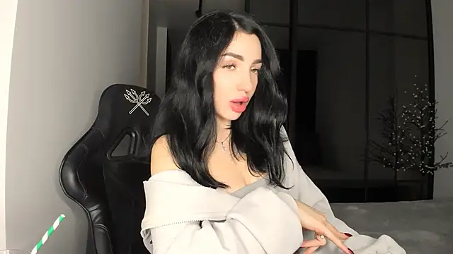 NancyLovee  online show from December 5, 7:26 pm