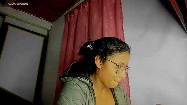 Nenita Hot  online show from October 16, 3:53 am