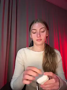 lady curls online show from March 1, 11:59 pm