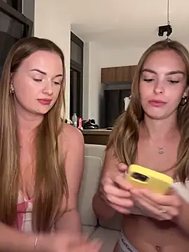 MrAndMrsSavage online show from September 21, 5:11 pm