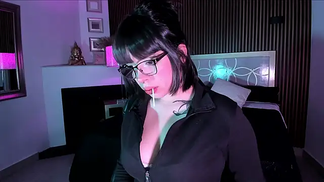 Snapshot of NattashaHotson chatting on September 13, 4:09 am NattashaHotson online show from September 13, 4:09 am