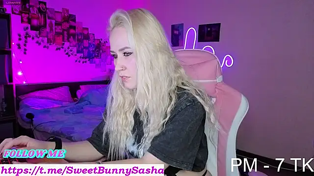 Snapshot of Bunny__of_love chatting on September 9, 5:57 pm Bunny of love online show from September 9, 5:57 pm