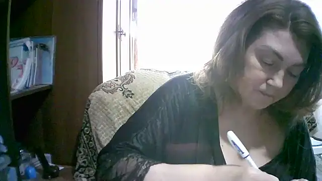 Snapshot of Madame-Butterfly chatting on September 16, 11:18 am Madame-Butterfly online show from September 16, 11:18 am