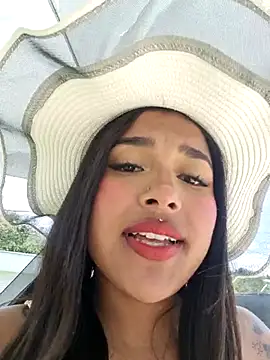Snapshot of Mariangel_11 chatting on October 17, 4:32 pm Mariangel 11 online show from October 17, 4:32 pm