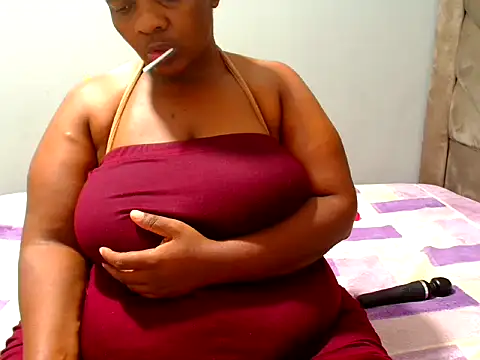 Hips2seyy86 online show from April 18, 8:31 pm