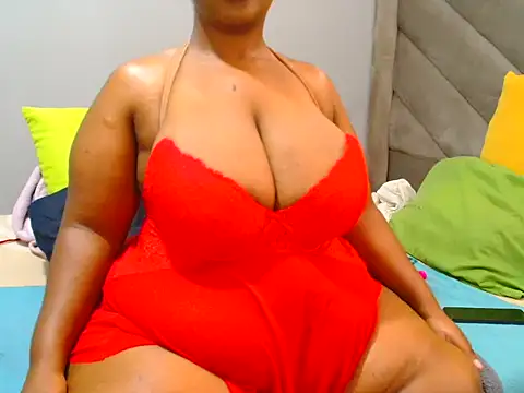 Snapshot of Hips2seyy86 chatting on September 17, 10:13 am Hips2seyy86 online show from September 17, 10:13 am