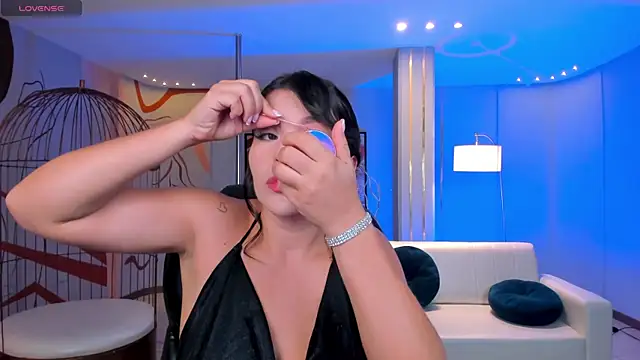 ValeriaRoldanX online show from March 3, 10:21 am