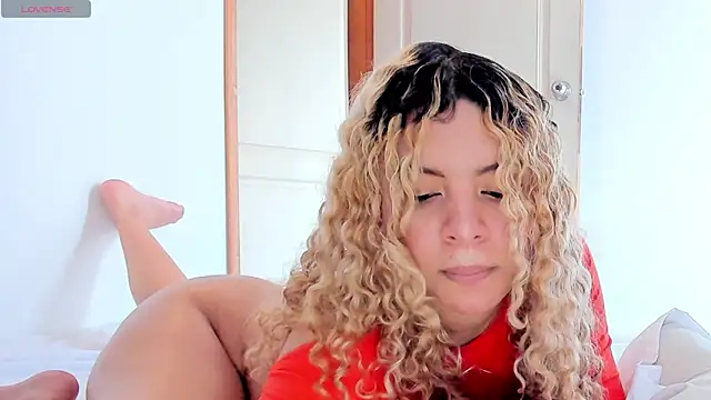Snapshot of ScarlettDuran chatting on October 7, 8:46 pm ScarlettDuran online show from October 7, 8:46 pm