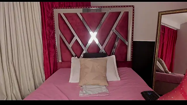 Snapshot of MicaelaHot_ chatting on October 4, 4:07 am MicaelaHot online show from October 4, 4:07 am