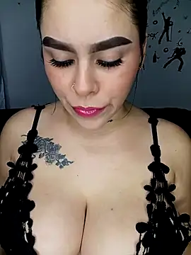 BigTits Kitty online show from March 11, 7:01 am