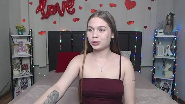 LaraPika online show from April 13, 5:03 pm