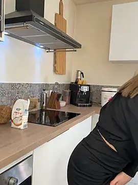 lola tentatiion online show from March 9, 9:34 am