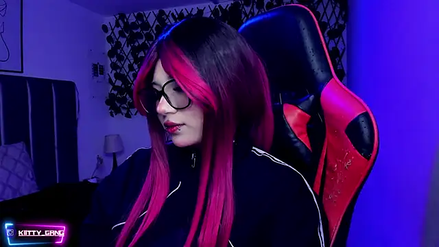 Kitty Gang online show from February 19, 2:00 am