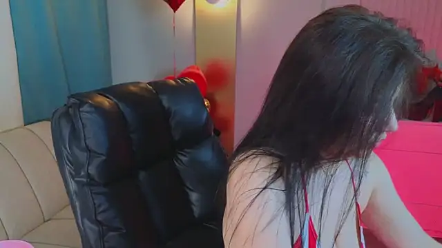 Jenna Adams  online show from April 11, 7:45 am