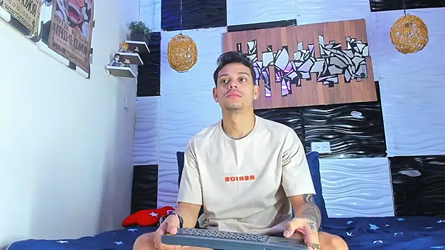 Friendsofeverything  online show from December 20, 1:15 pm