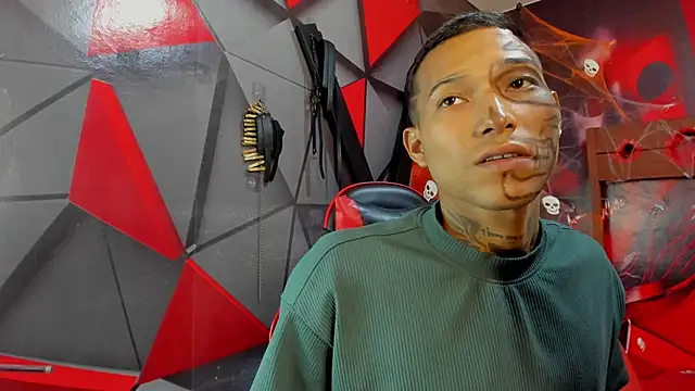 Hana and Zeta online show from October 31, 12:42 pm