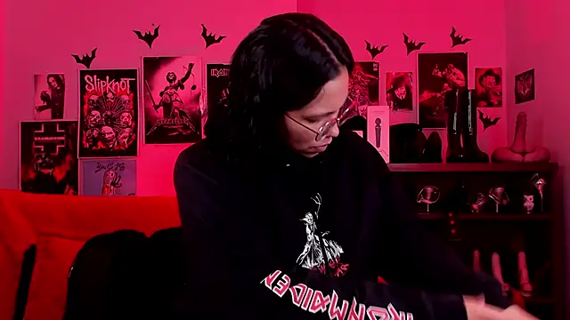 lilith-deveraux online show from April 13, 3:41 am