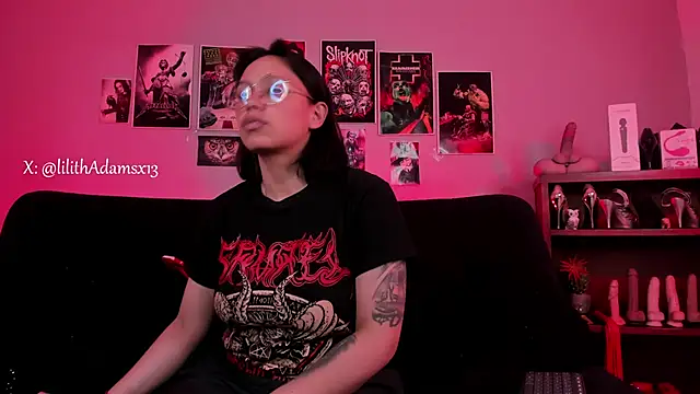 lilith-deveraux online show from October 28, 12:05 am