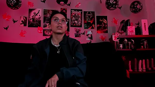 lilith-deveraux online show from November 7, 6:02 pm