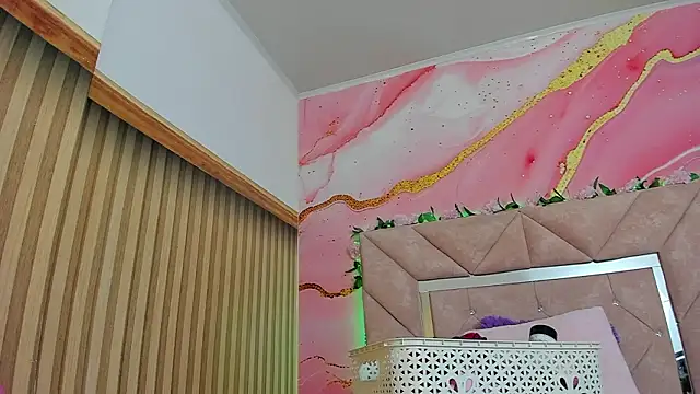 Taylor  cooper online show from February 23, 6:40 pm