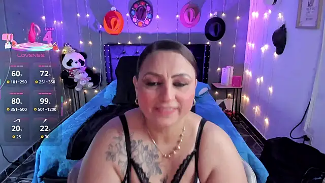 Ivonnee   online show from December 23, 2:48 am