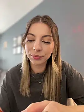 Mia Ethan online show from June 10, 7:18 am