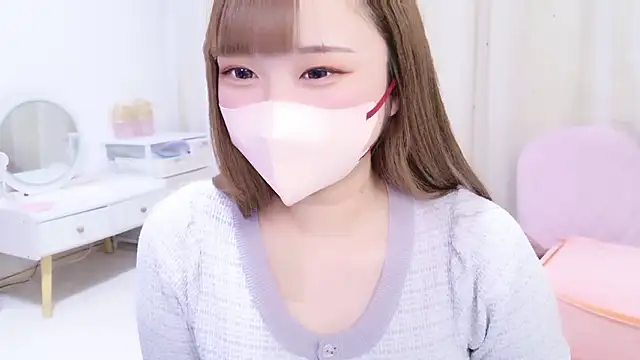 Snapshot of MAIKA_pyon chatting on September 21, 8:18 pm MAIKA pyon online show from September 21, 8:18 pm