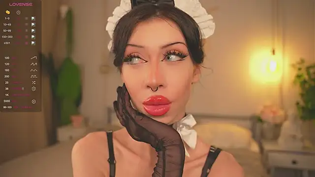 Snapshot of Devilsss_toy chatting on October 6, 4:23 pm Devilsss toy online show from October 6, 4:23 pm