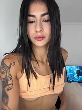 emilie xx  online show from April 25, 3:42 pm