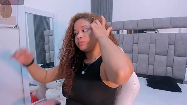 zulyjones online show from April 14, 12:38 pm