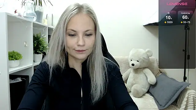 Snapshot of Sunny_bunny6 chatting on September 9, 3:17 am Sunny bunny6 online show from September 9, 3:17 am
