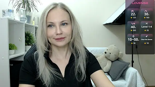 Snapshot of Sunny_bunny6 chatting on October 15, 2:58 am Sunny bunny6 online show from October 15, 2:58 am