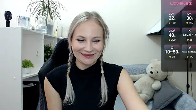 Snapshot of Sunny_bunny6 chatting on September 26, 5:49 am Sunny bunny6 online show from September 26, 5:49 am