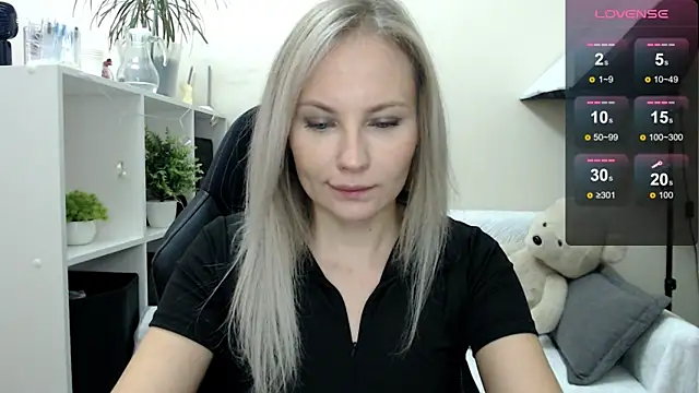 Snapshot of Sunny_bunny6 chatting on October 20, 4:59 am Sunny bunny6 online show from October 20, 4:59 am