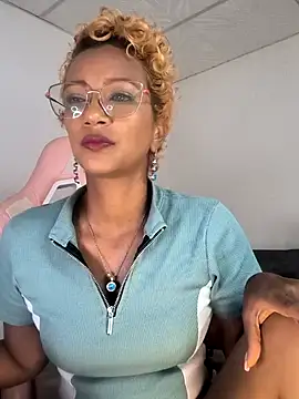 Snapshot of Amaliu_ chatting on October 2, 6:46 pm Amaliu online show from October 2, 6:46 pm