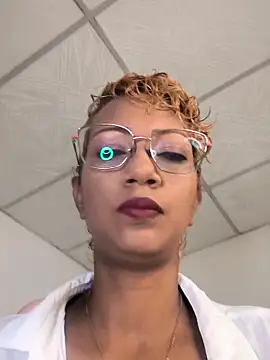 Snapshot of Amaliu_ chatting on October 1, 2:44 pm Amaliu online show from October 1, 2:44 pm
