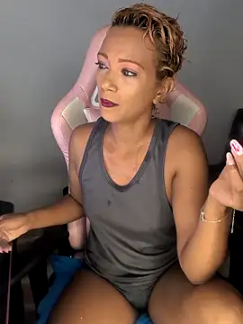 Snapshot of Amaliu_ chatting on September 23, 2:59 pm Amaliu online show from September 23, 2:59 pm