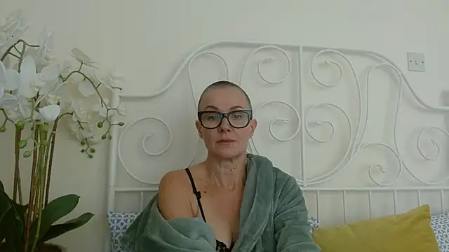 ELEGANT-ARIA36 online show from November 17, 1:12 pm