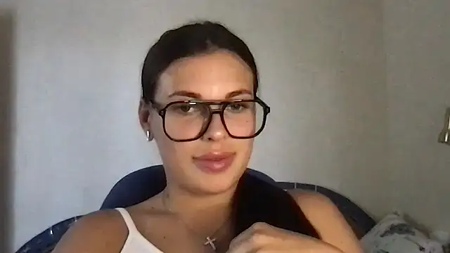 MoonriseGoddess online show from June 9, 9:30 am