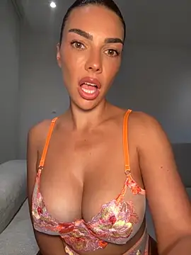 krissiswrld- online show from October 23, 4:46 pm