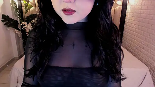 crimson tati  online show from July 18, 1:24 pm
