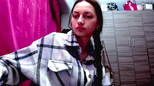 holy juli online show from February 15, 3:53 am