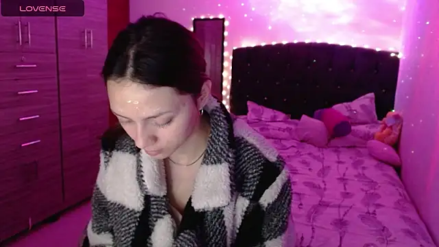 holy juli online show from October 8, 3:44 am