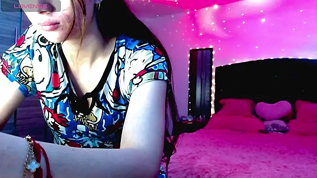 holy juli online show from November 15, 5:19 am